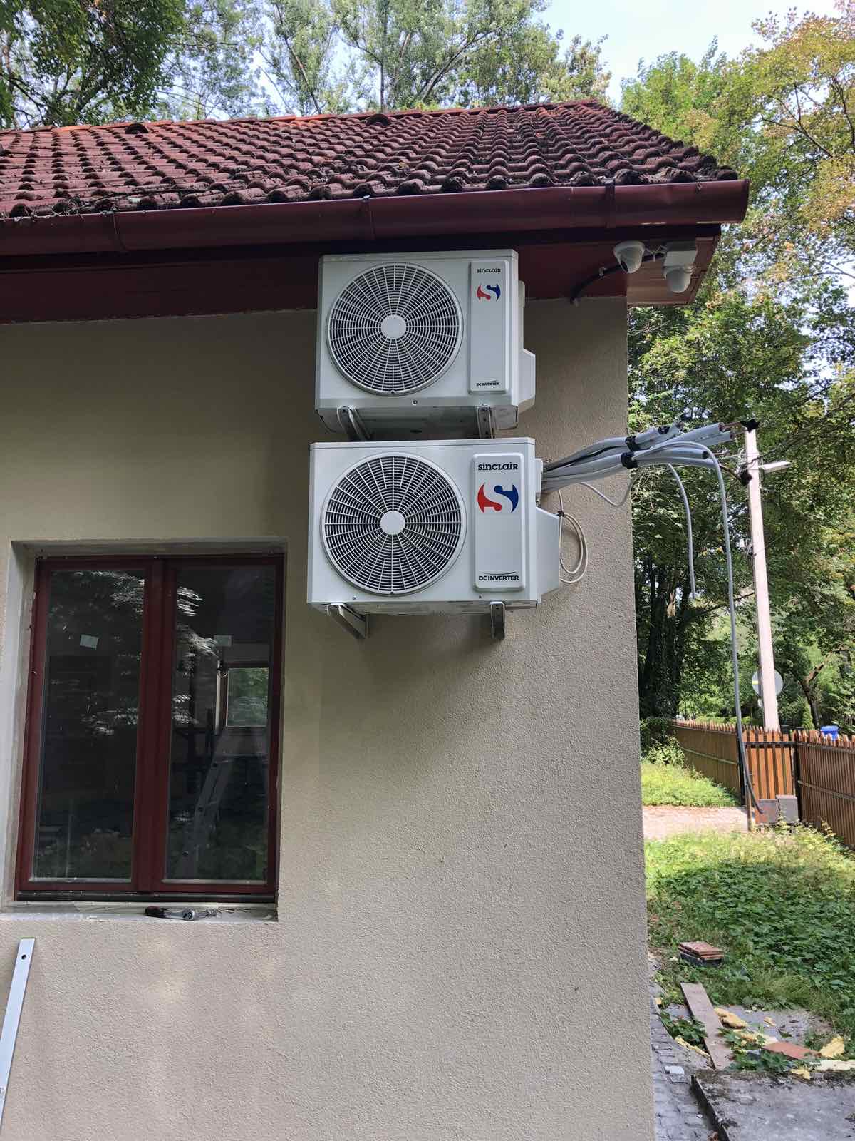 Szolár Plusz Napelem Kft — klíma beszerelési jelenet