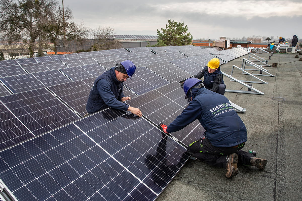 EnergOptimo – saját szerelőcsapat napelemrendszer telepítésen